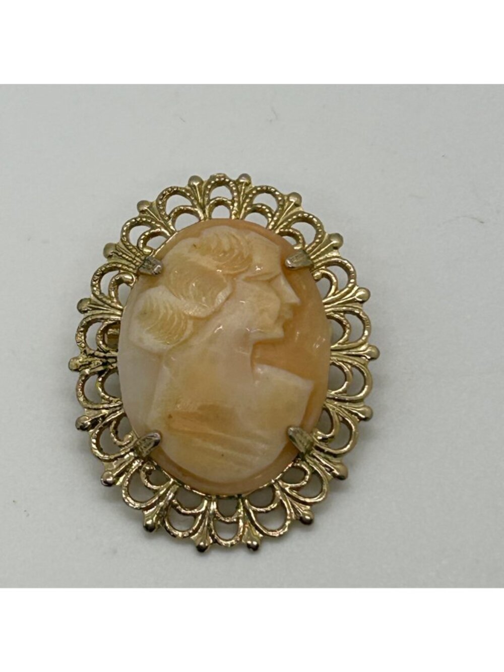 Coro Carved Shell Cameo Brooch Gold-Tone Oval 1950s Bridal Vintage - Picture 3 of 16